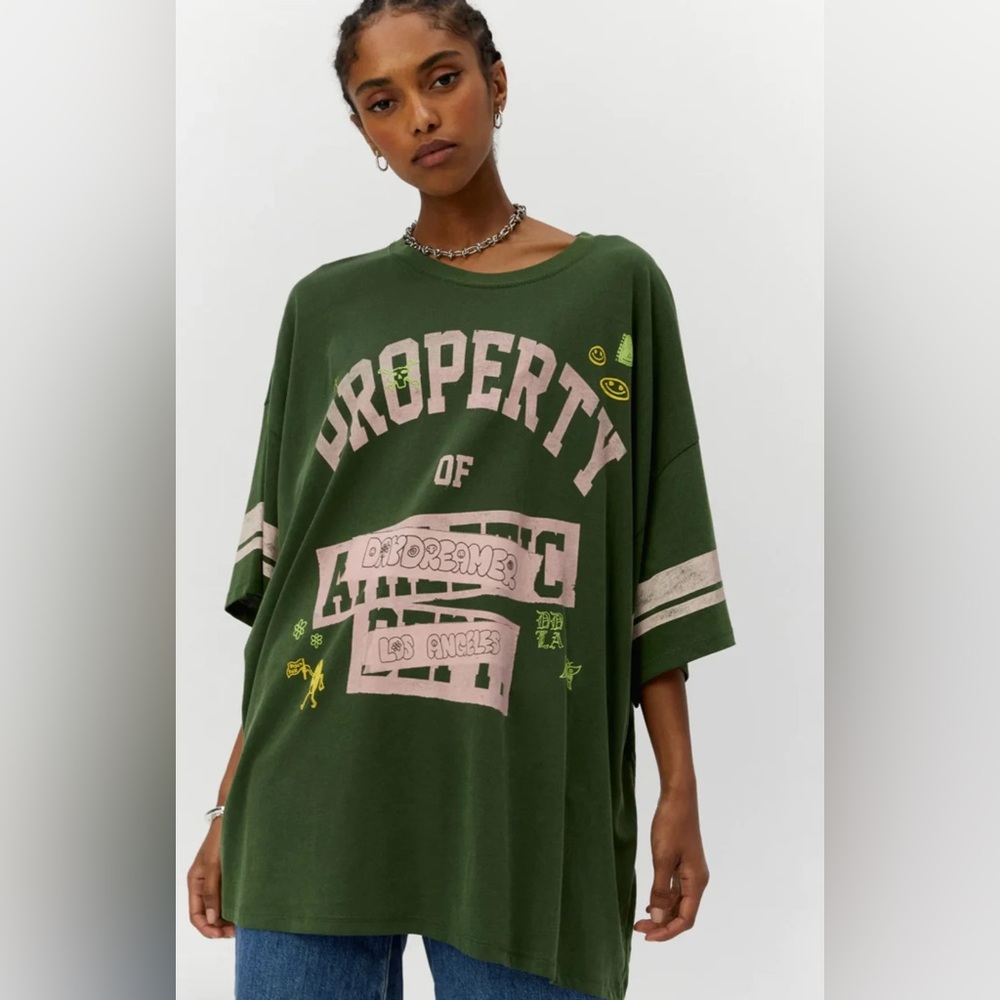 NEW! DAYDREAMER Property of Daydreamer Graphic Varsity One Size Green Tee - Picture 8 of 12